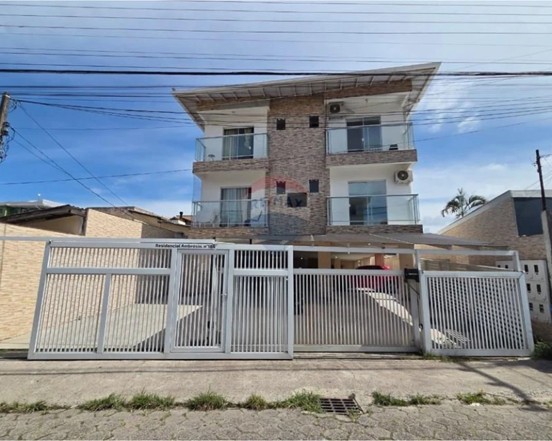Apartamento Garden Térreo 3 Dormitórios à Venda em Ingleses, Florianópolis