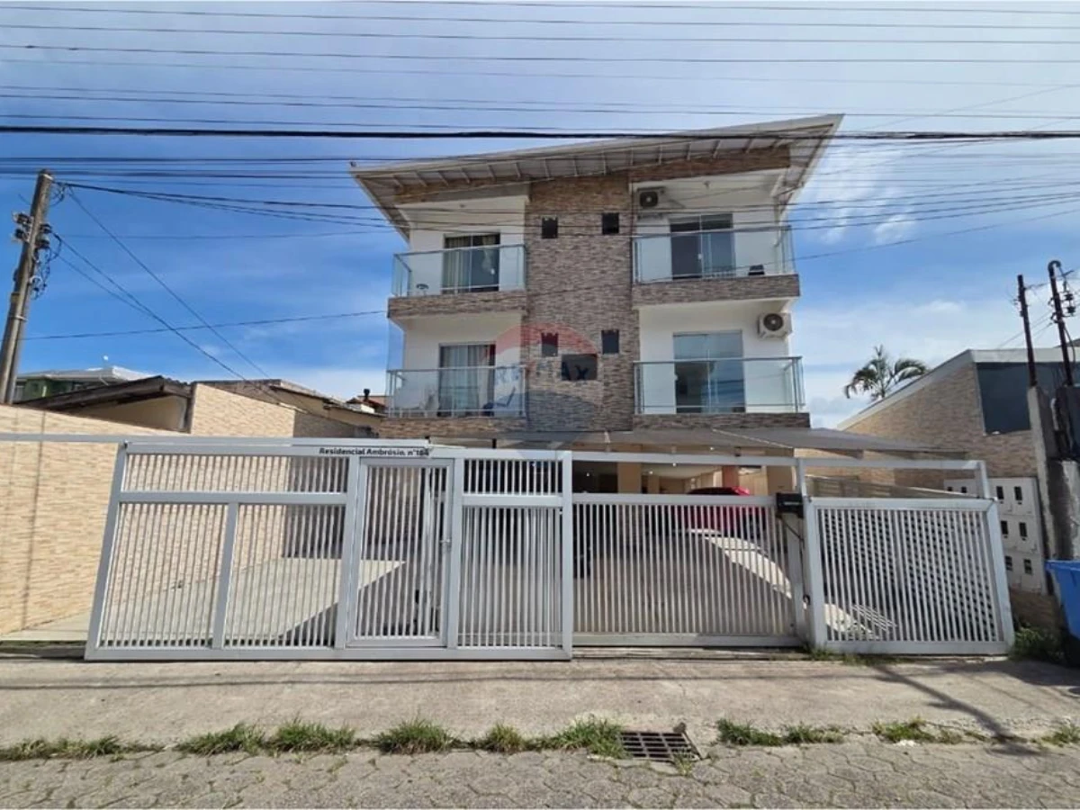 Apartamento Garden Térreo 3 Dormitórios à Venda em Ingleses, Florianópolis