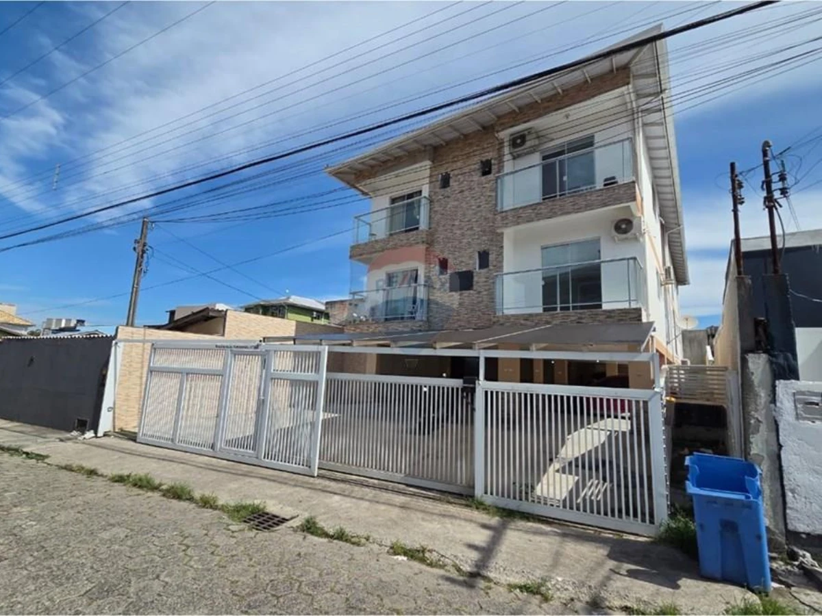 Apartamento Garden Térreo 3 Dormitórios à Venda em Ingleses, Florianópolis