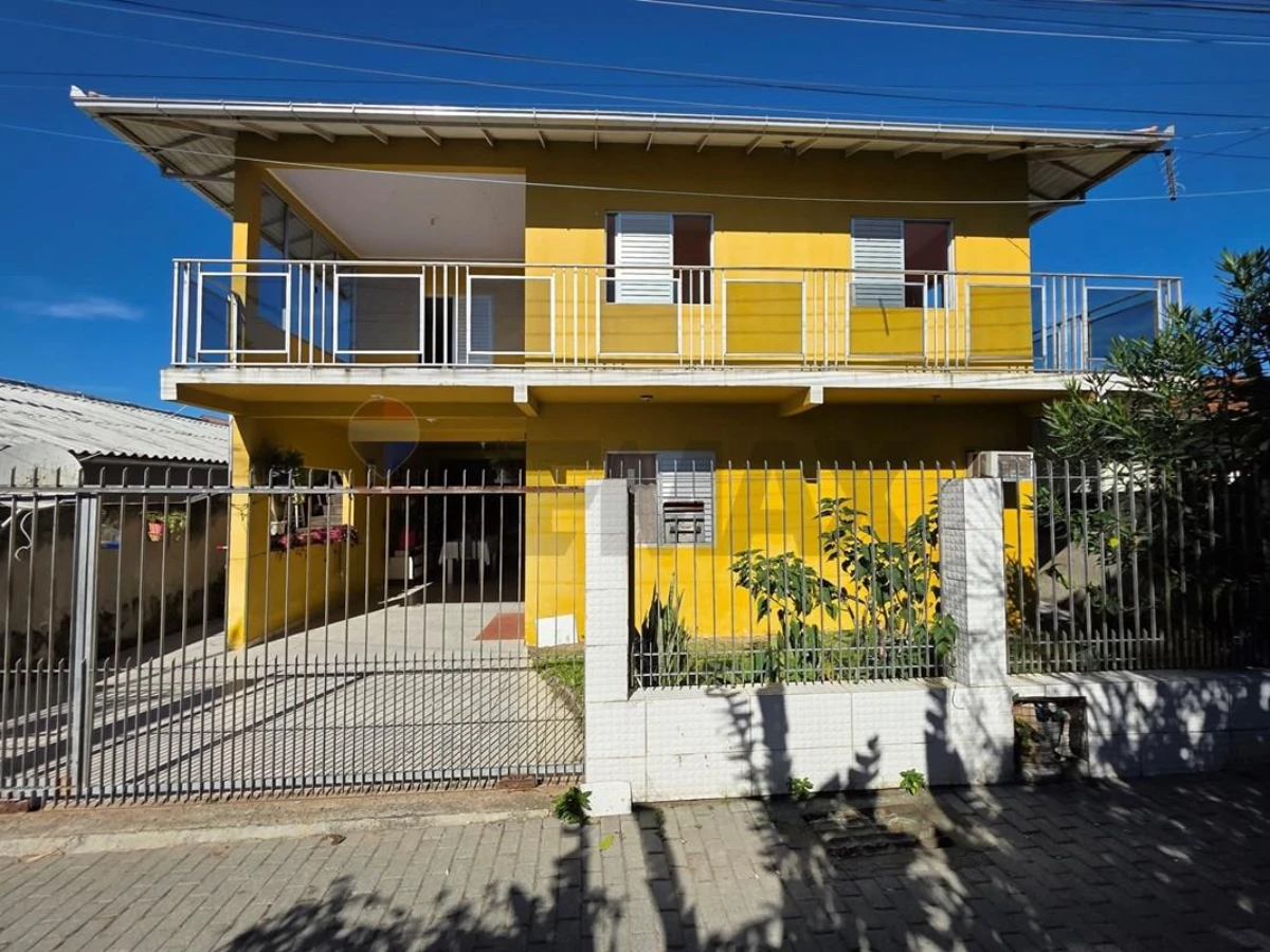 Casa 6 Quartos à Venda em Ingleses do Rio Vermelho, Florianópolis