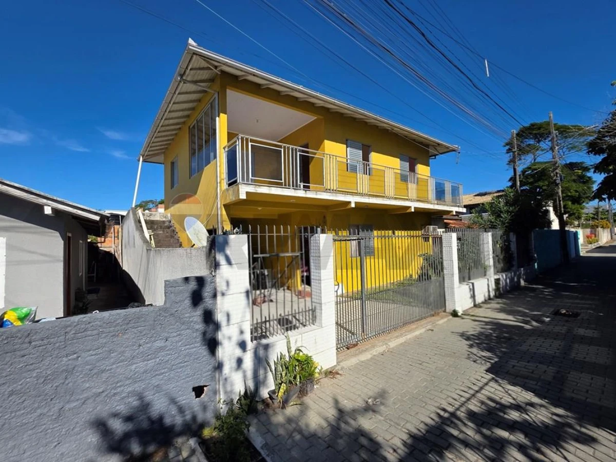 Casa 6 Quartos à Venda em Ingleses do Rio Vermelho, Florianópolis