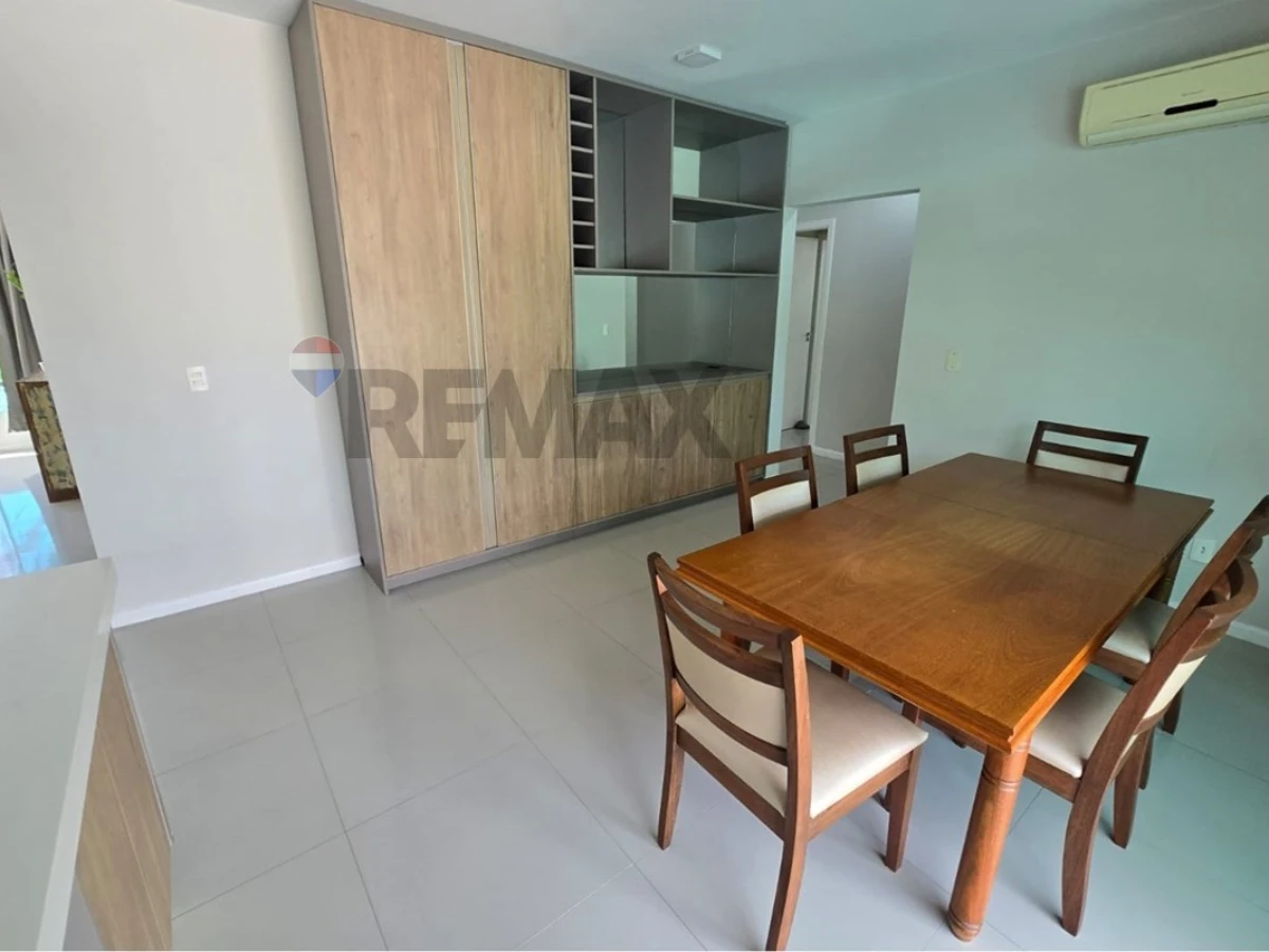 Casa 4 Dorms. em Condomínio Fechado — Cachoeira do Bom Jesus, Florianópolis