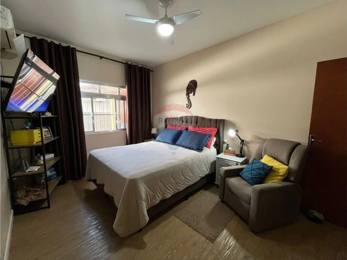 Casa 4 Dormitórios com Vista para o Mar à Venda em Itaguaçu, Florianópolis