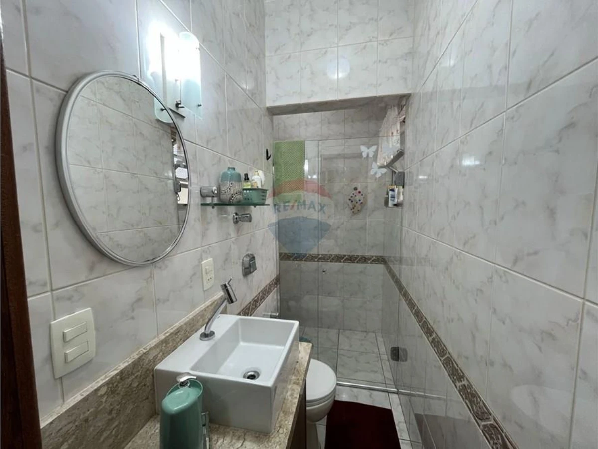 Casa 4 Dormitórios com Vista para o Mar à Venda em Itaguaçu, Florianópolis