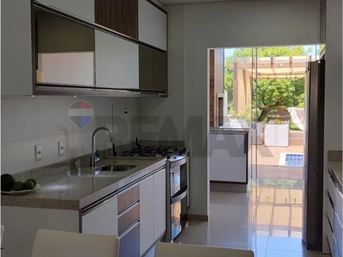 Casa 2 Quartos com Piscina à Venda em Cachoeira do Bom Jesus, Florianópolis