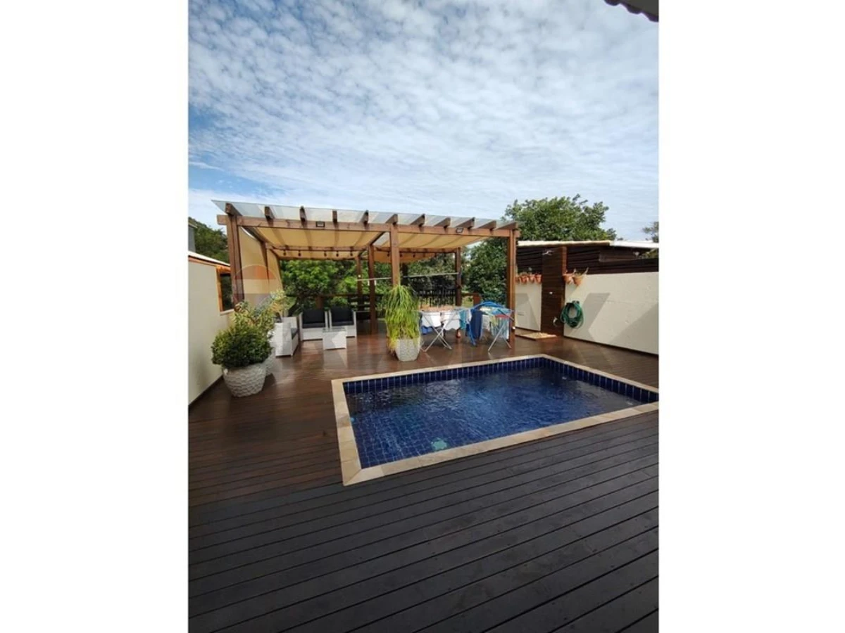 Casa 2 Quartos com Piscina à Venda em Cachoeira do Bom Jesus, Florianópolis