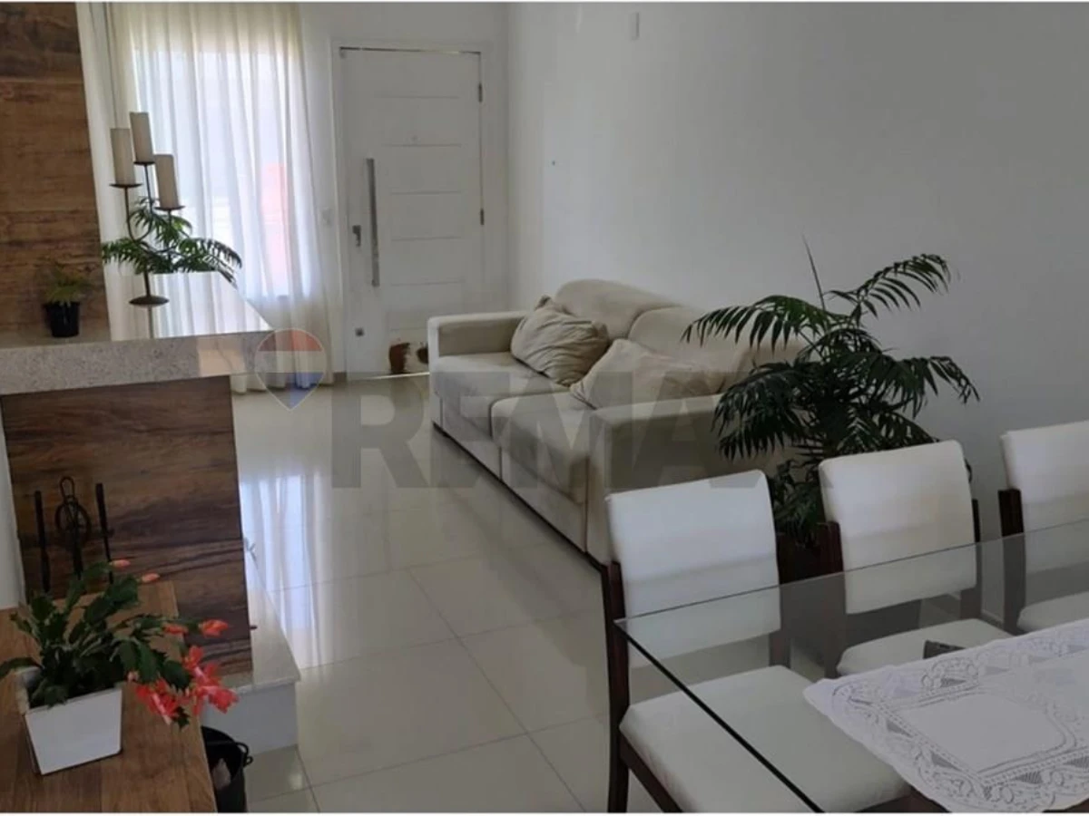 Casa 2 Quartos com Piscina à Venda em Cachoeira do Bom Jesus, Florianópolis