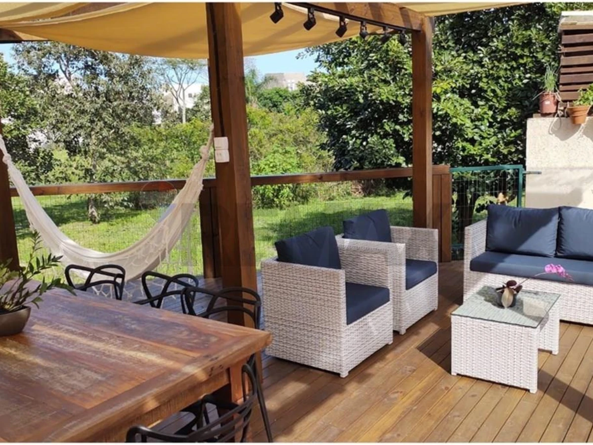 Casa 2 Quartos com Piscina à Venda em Cachoeira do Bom Jesus, Florianópolis