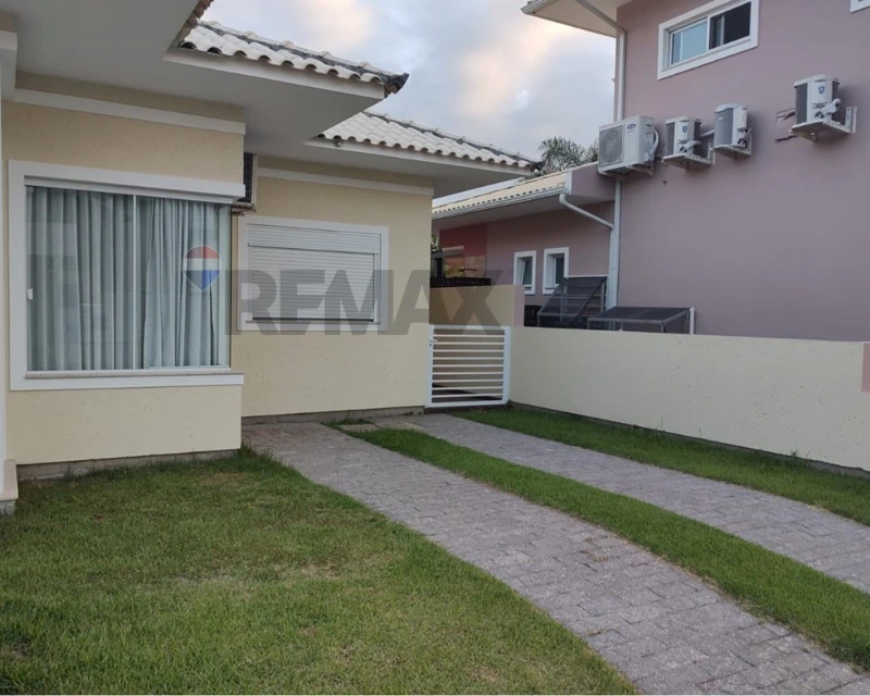 Casa 2 Quartos com Piscina à Venda em Cachoeira do Bom Jesus, Florianópolis