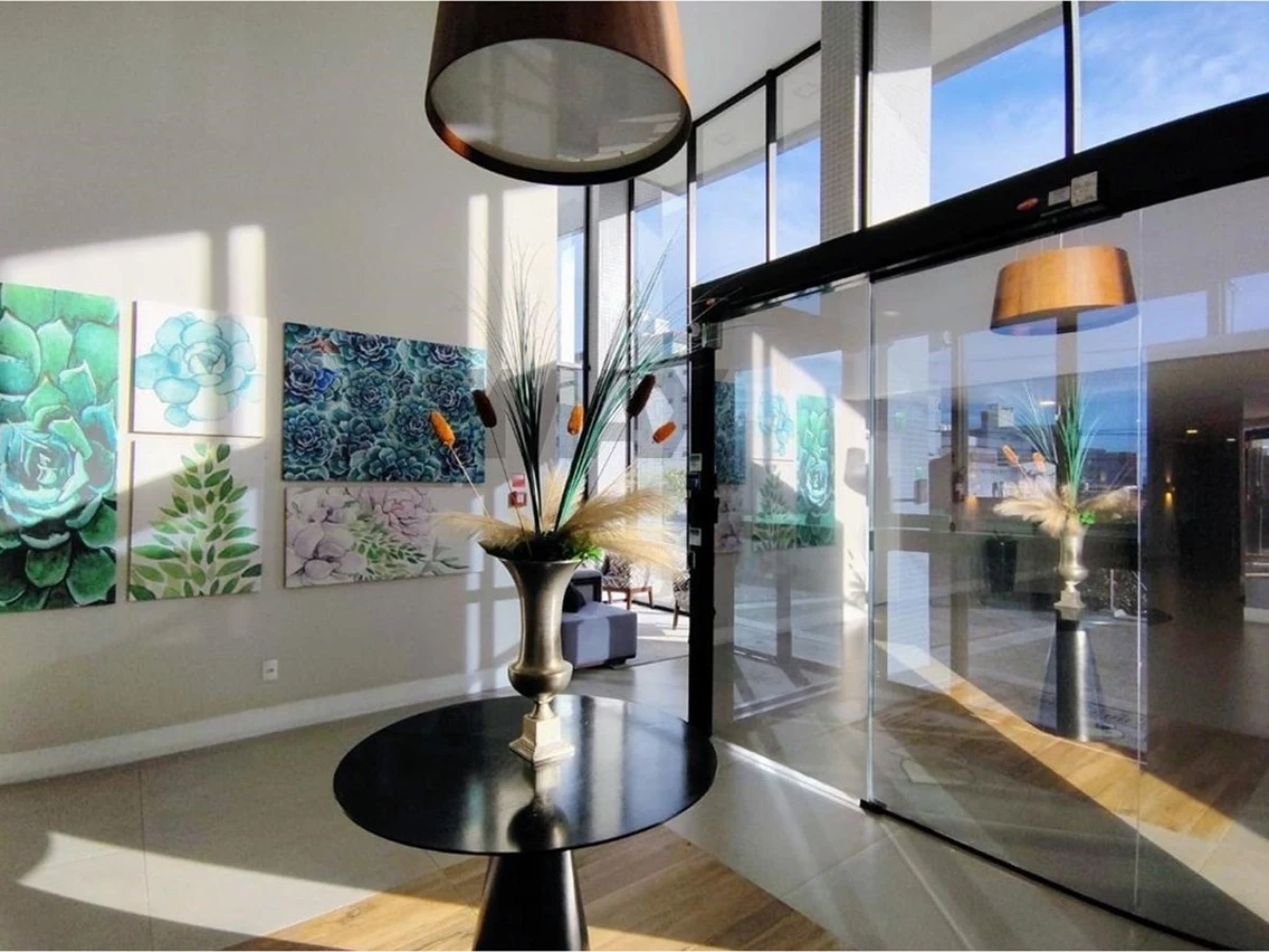 Apartamento 2 Dormitórios à Venda no Abraão, Florianópolis