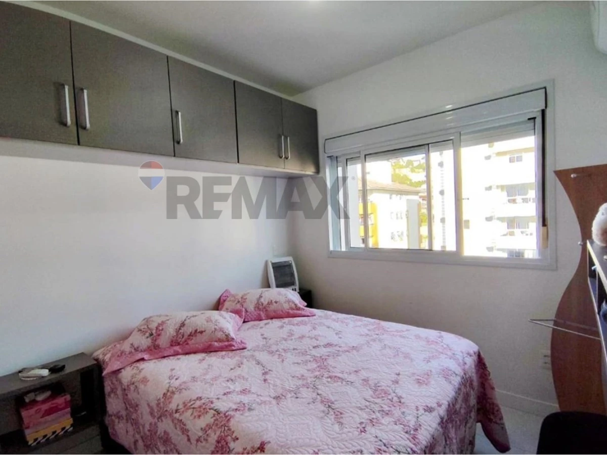 Apartamento 2 Dormitórios à Venda no Abraão, Florianópolis
