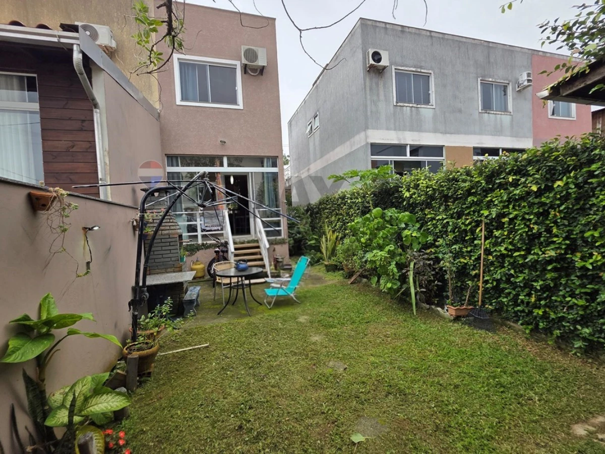 Sobrado 2 Suítes à Venda em Ingleses, Florianópolis — 97 m²