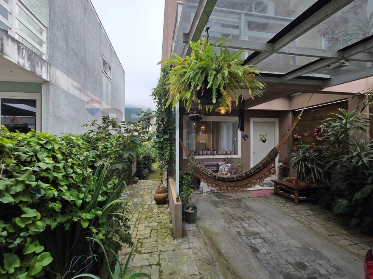 Sobrado 2 Suítes à Venda em Ingleses, Florianópolis — 97 m²