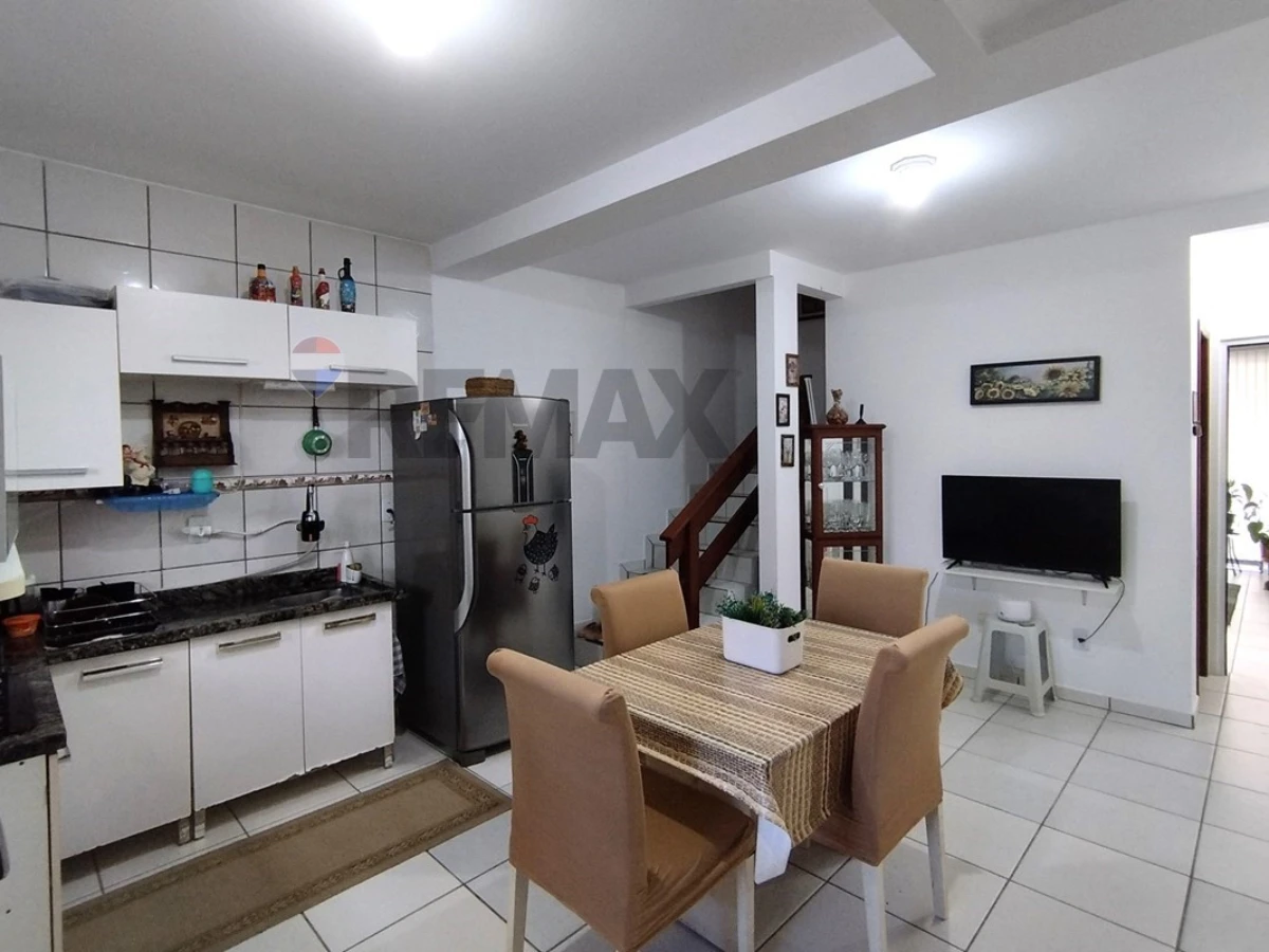 Sobrado 2 Suítes à Venda — Ingleses, Florianópolis